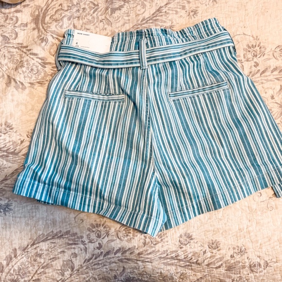 American Eagle Mom Shorts - Picture 2 of 6